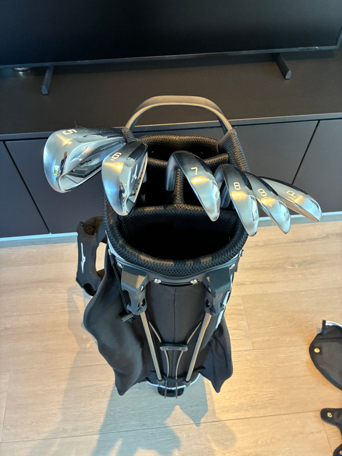 Mizuno JPX 923 Hot Metal 5-PW + Mizuno Breeze standbag, Sport en Fitness, Ophalen, Mizuno, Zo goed als nieuw, Club