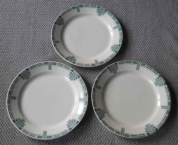 Lot de 3 assiettes de la manufacture de Nimy, Enlèvement