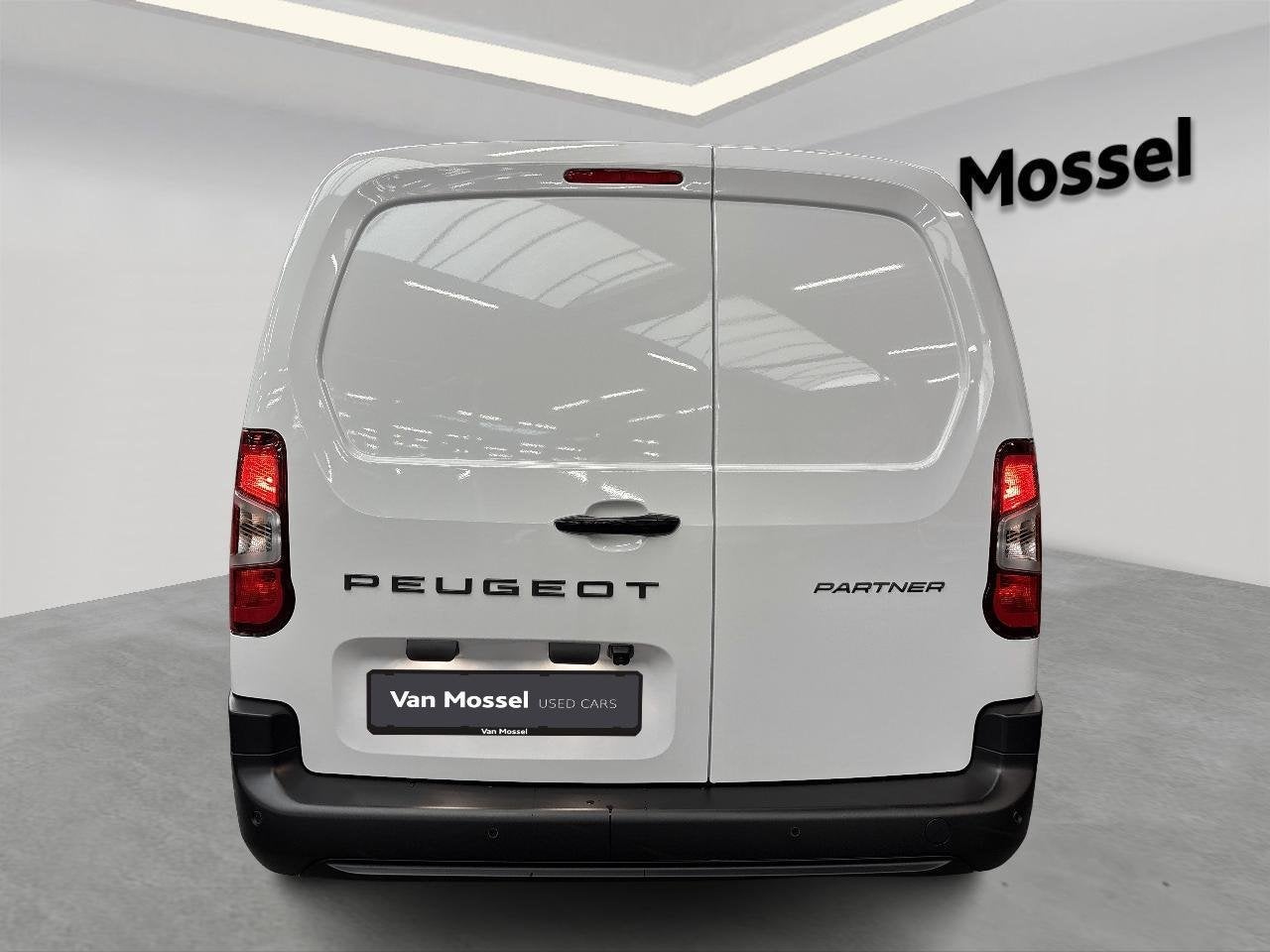 Peugeot Partner 1.5 BlueHDi 96kW L2 EAT8 Allure, Auto's, Gebruikt, 1649 kg, 4 cilinders, https://public.car-pass.be/vhr/6f39660f-896c-452a-a058-0ebd9544507b