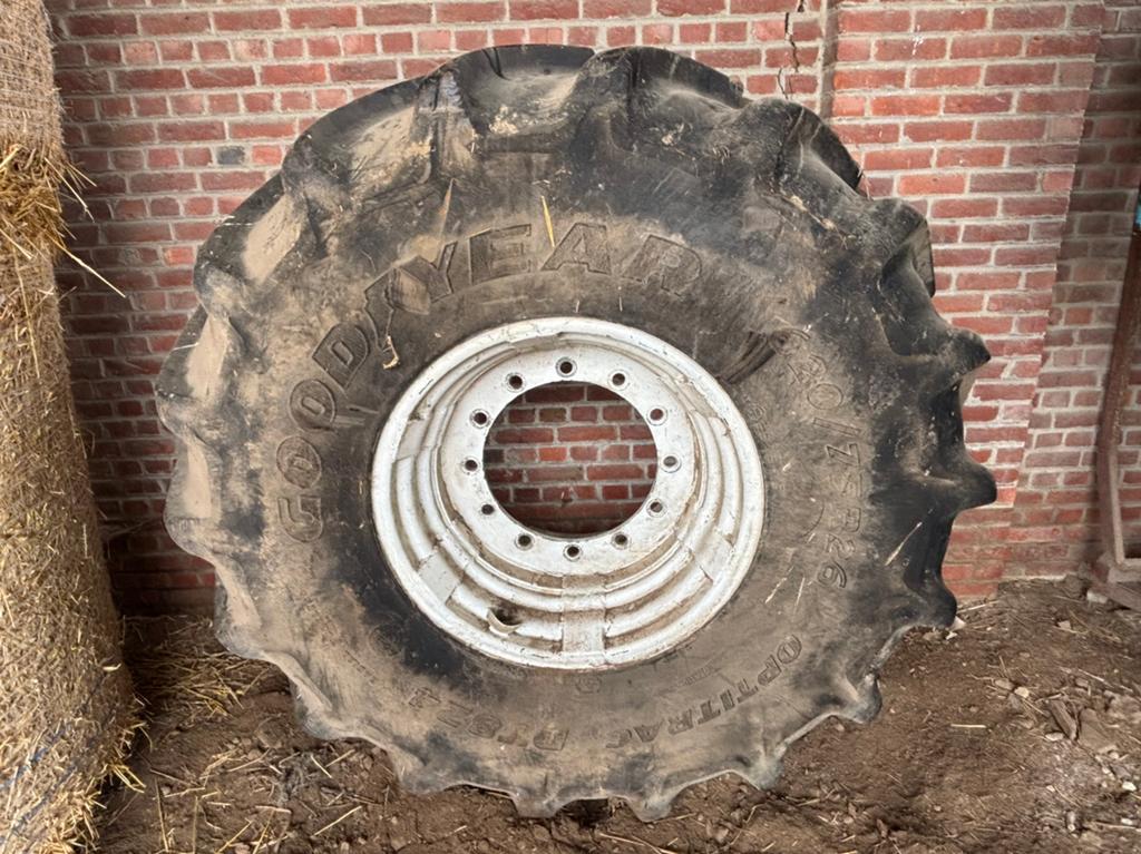 Band 620/75R26, Zakelijke goederen, Landbouw | Onderdelen | Banden, Velgen en Assen, Ophalen