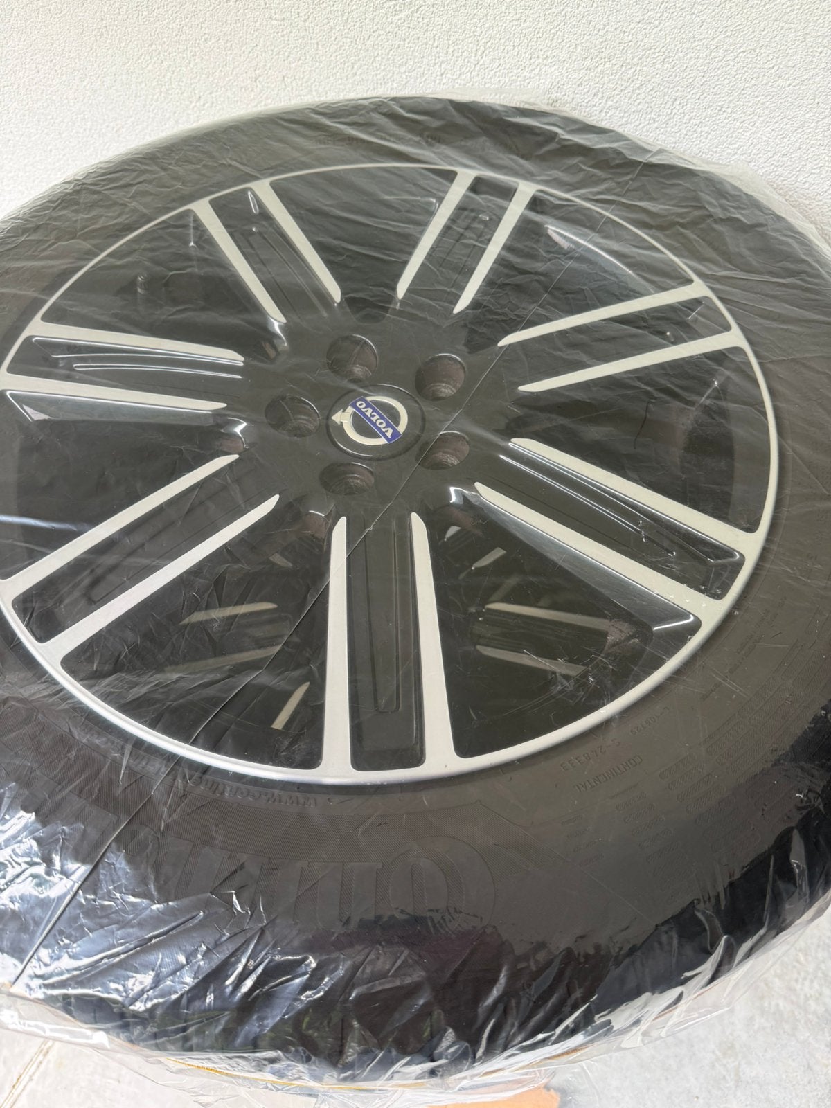 4 jantes alu 18” Volvo XC60 + 2 pneus neufs Continental, Autos : Pièces & Accessoires, Pneus et Jantes, Véhicule de tourisme, Pneus été
