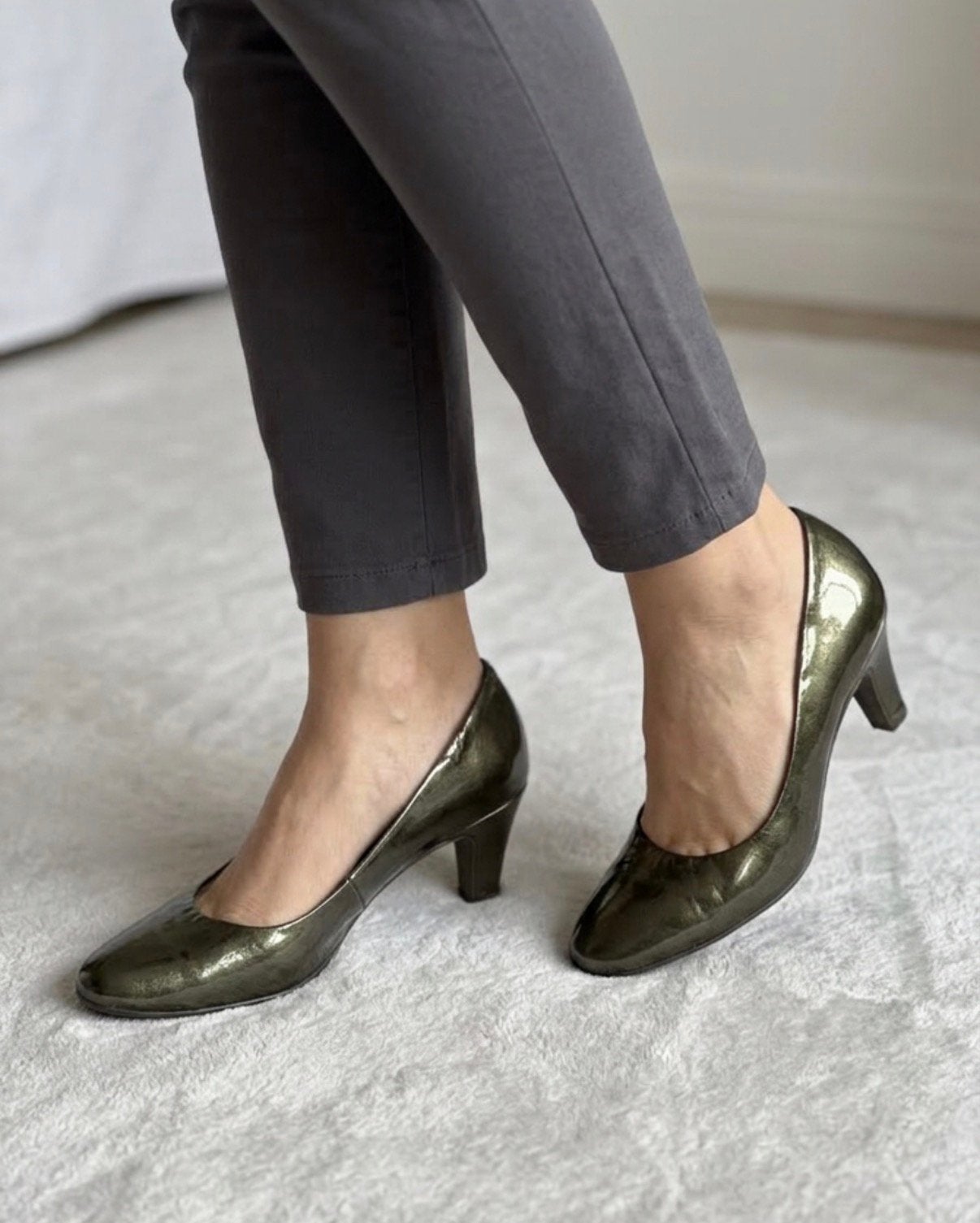 Kakigroene hakken/39/Via Uno, Kleding | Dames, Verzenden, Schoenen met hoge hakken, Gedragen, Groen