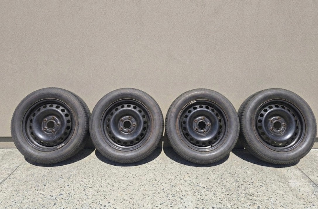 ​4 Roues complètes d'origine VW 15" (5x112) - Bridgestone 19, Autos : Pièces & Accessoires, Pneus & Jantes, Pneu(s), 15 pouces
