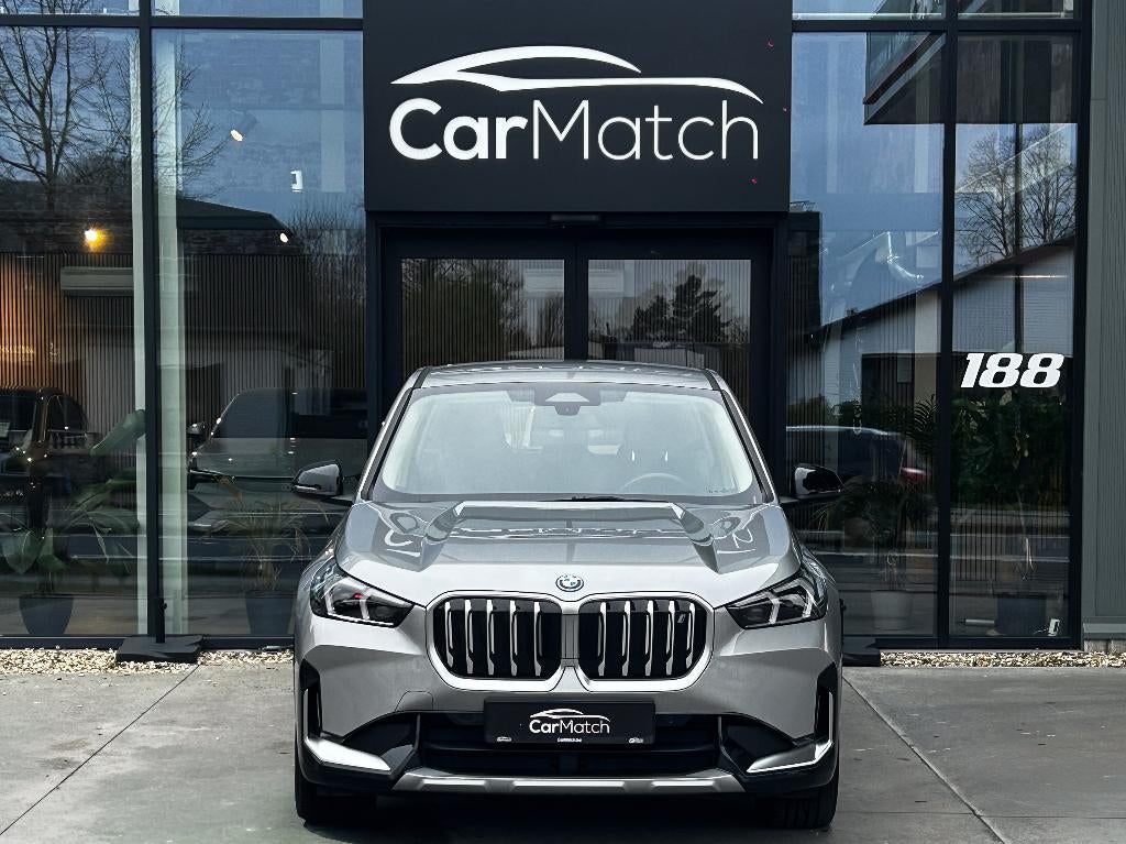 BMW iX1 xDrive30 - LEDER | CC | KEYLESS | CAMERA, Auto's, BMW, Automaat, 230 kW, Parkeersensor, Leder