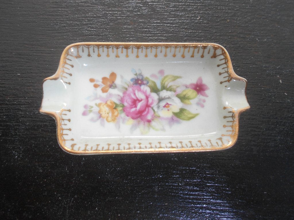 joli cendrier porcelaine pourtours dorés, Enlèvement ou Envoi