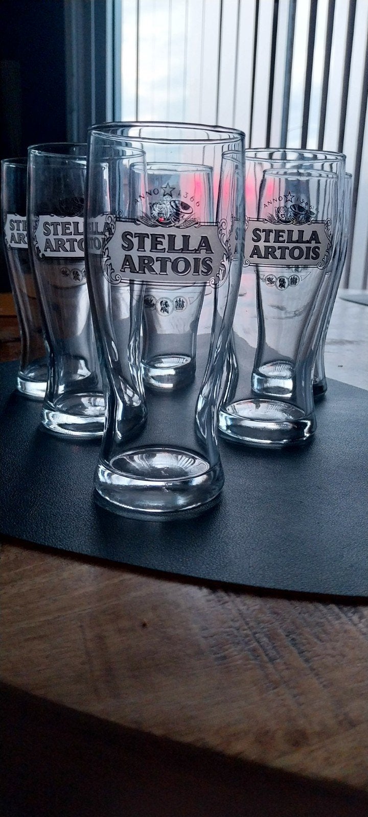 6 Stella Artois glazen, Ophalen