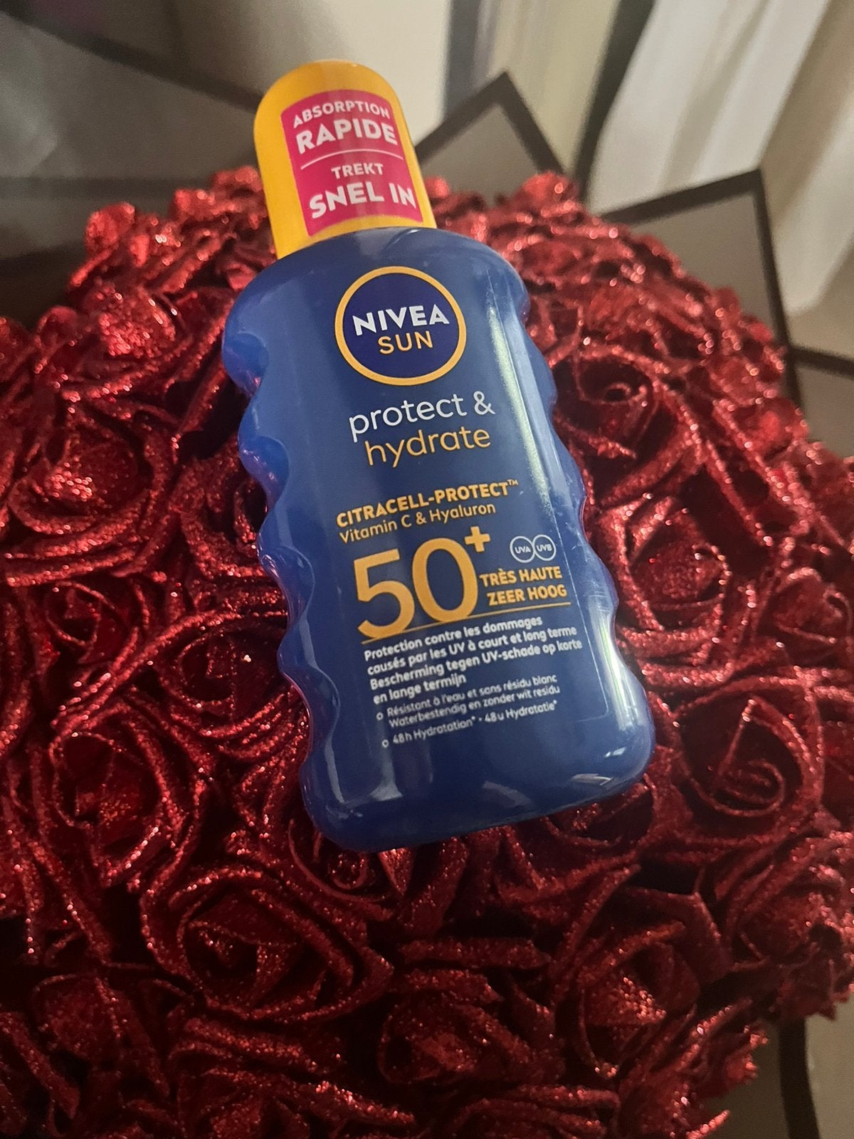 spray solaire NIVEA SUN Protect & Hydrate SPF50+, Hobby & Loisirs créatifs, Tricot & Crochet, Enlèvement ou Envoi, Neuf