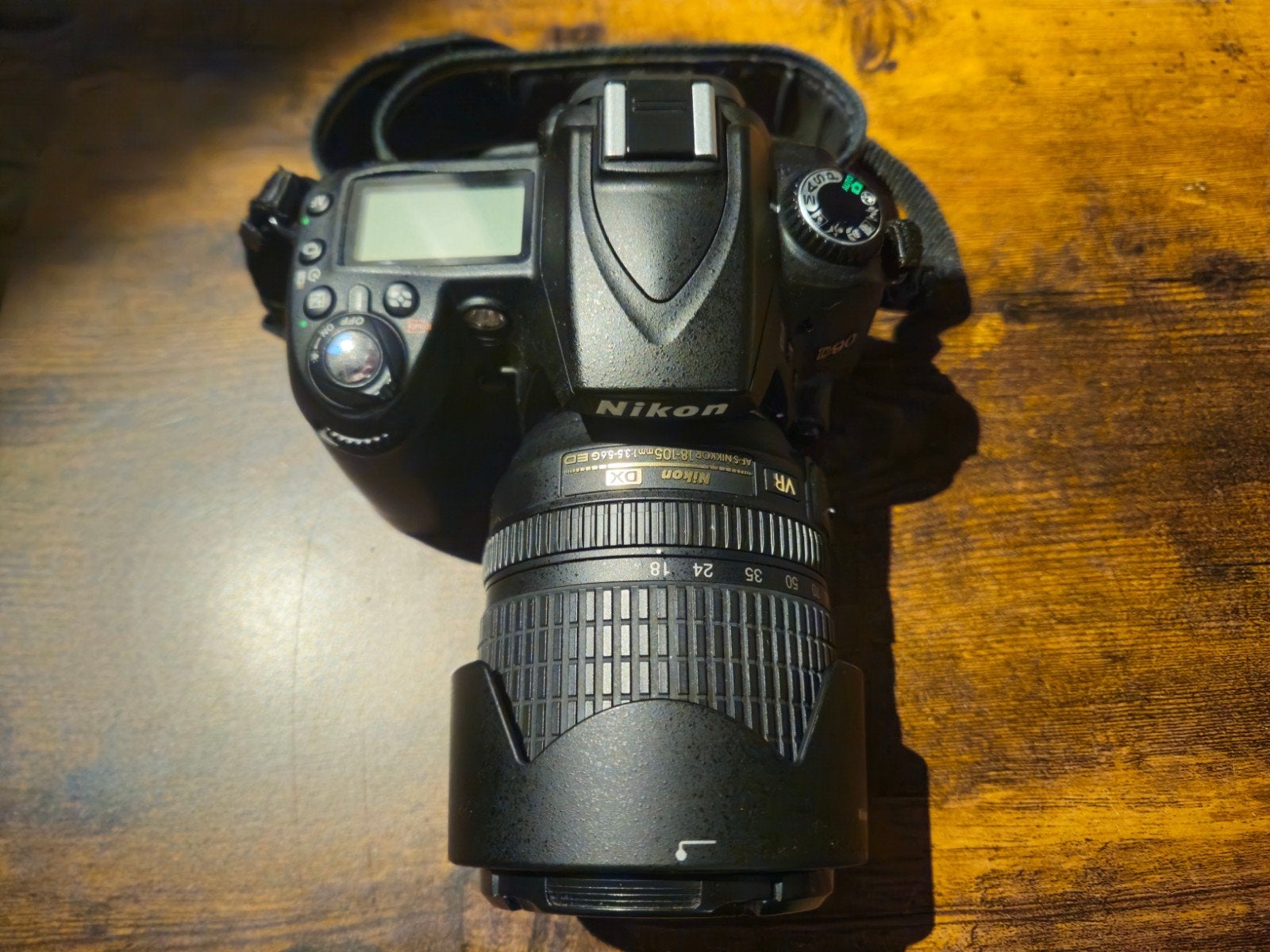 Appareil photo Nikon D90 avec objectif et accessoires, Stabilisation d'image, Comme neuf, Pare-soleil, Nikon