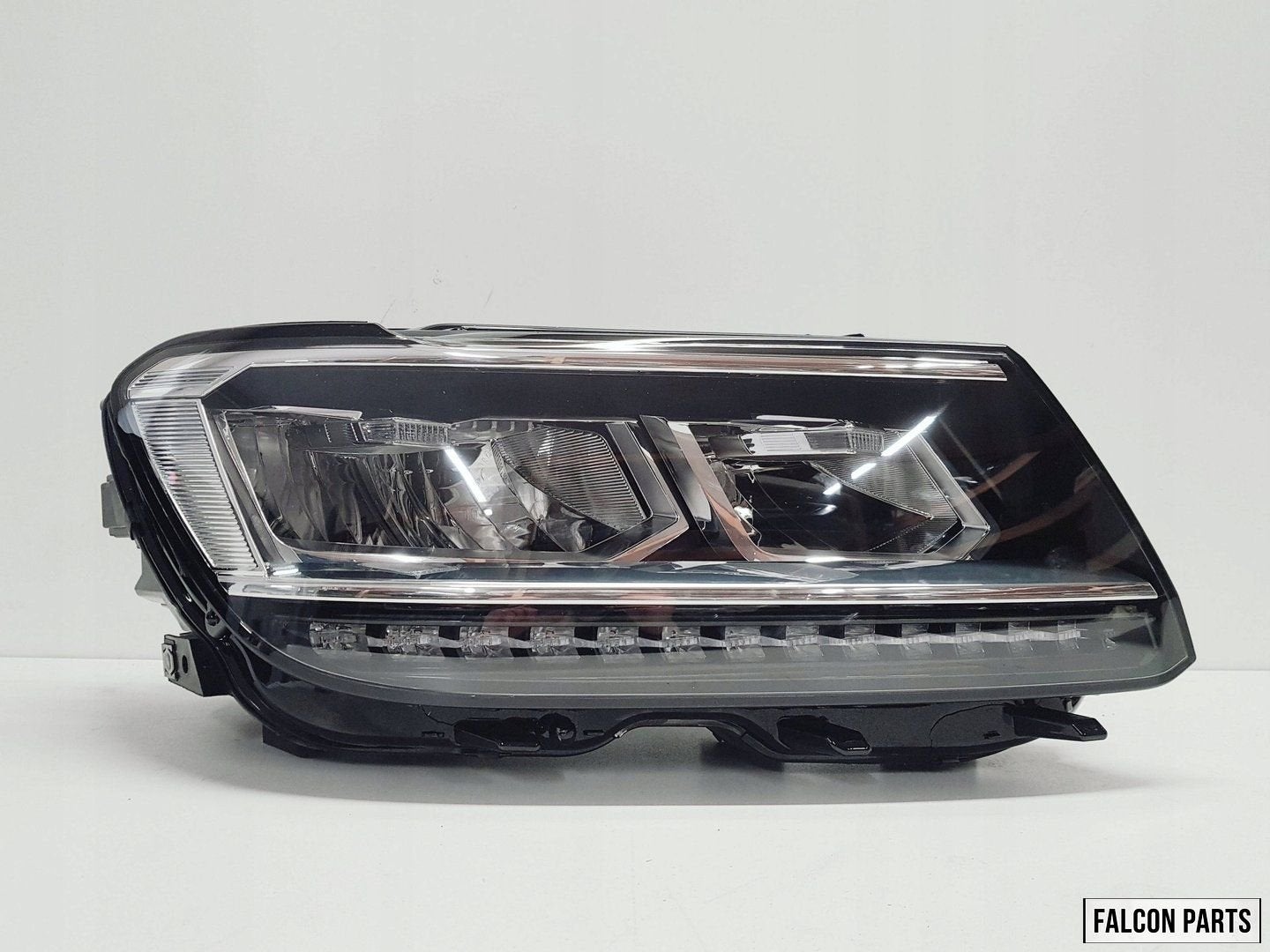 VOLKSWAGEN TIGUAN II KOPLAMP RECHTS FULL LED, Volkswagen, -, Utilisé, -