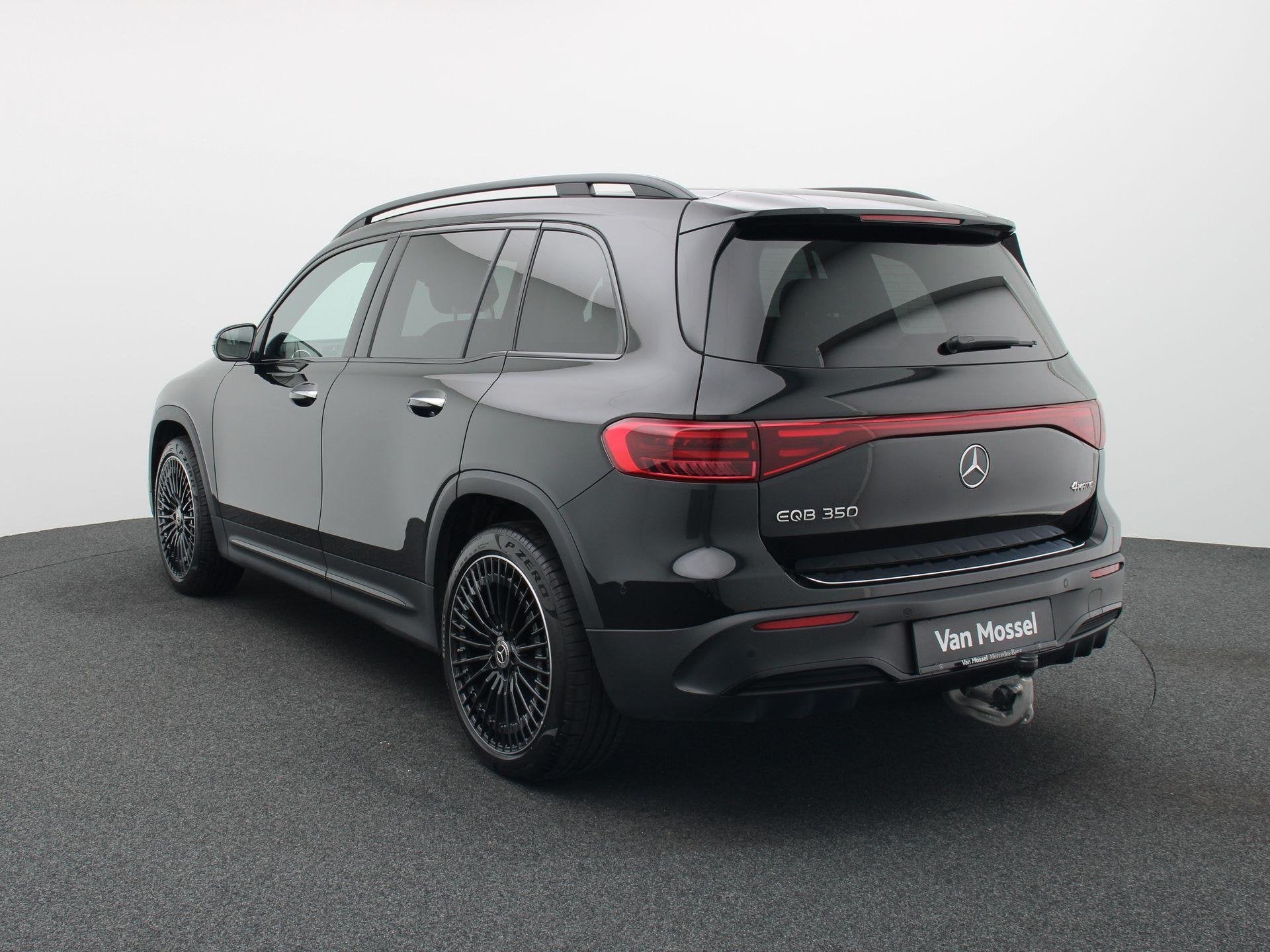 Mercedes-Benz EQB 350 4MATIC AMG Line + LEDER + PANO + BURME, Auto's, Mercedes-Benz, Automaat, 215 kW, Stof, LED verlichting