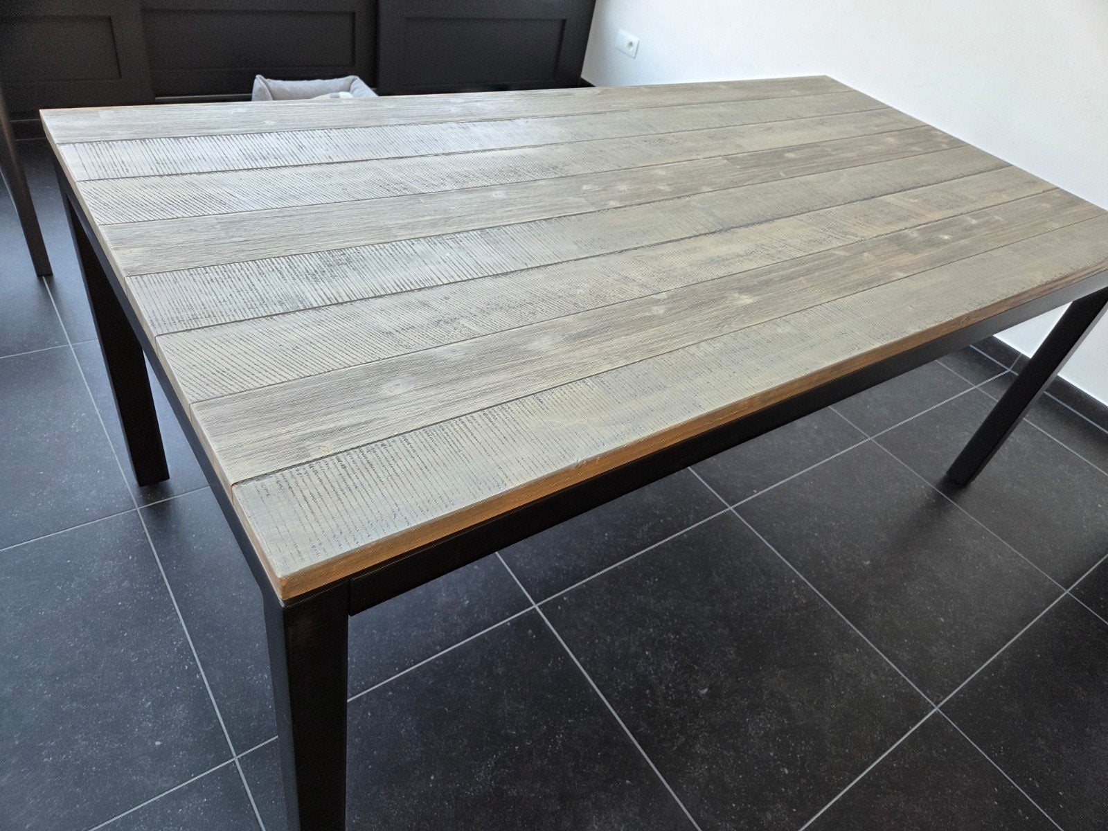 Tafel te koop, Enlèvement