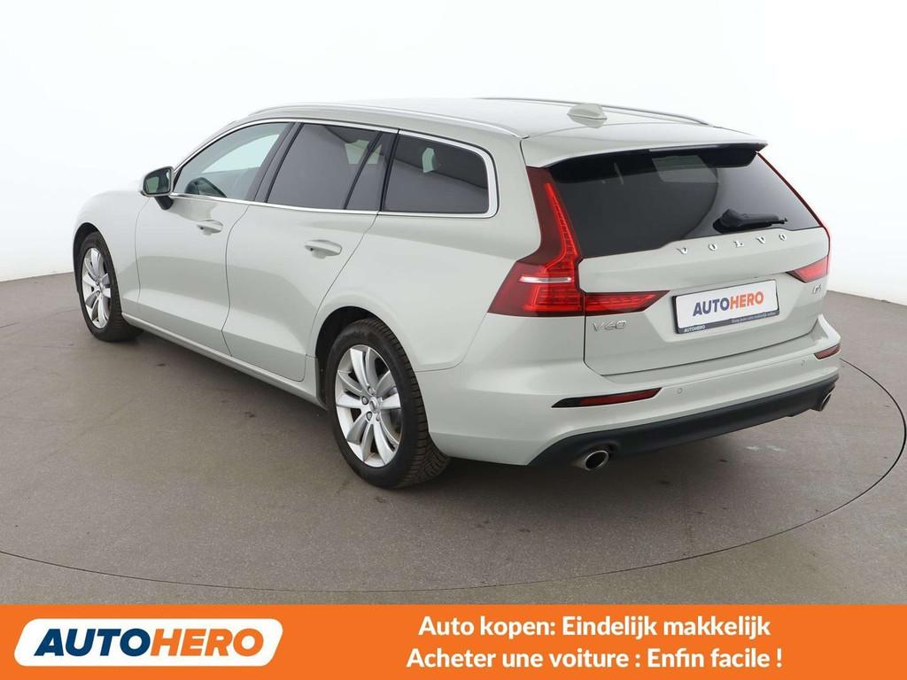 Volvo V60 2.0 D4 Momentum (année de construction 2018), Autos, Volvo, Cuir, Achat, Euro 6, Noir