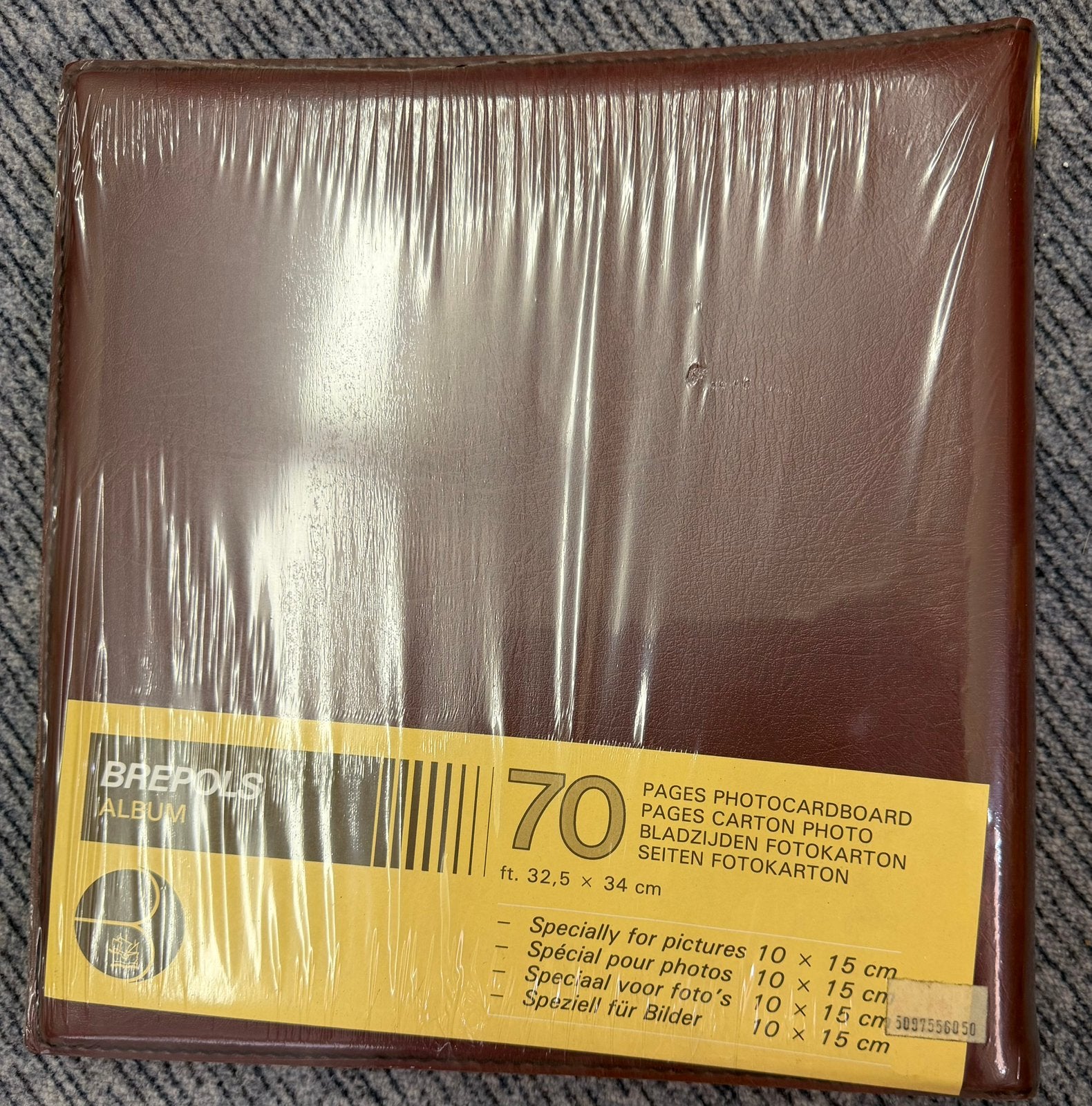 Brepols fotoalbum. 70 bladz. Bruine kaft. Nog in verpakking., Ophalen, Nieuw, Stevige kaft, Bruin