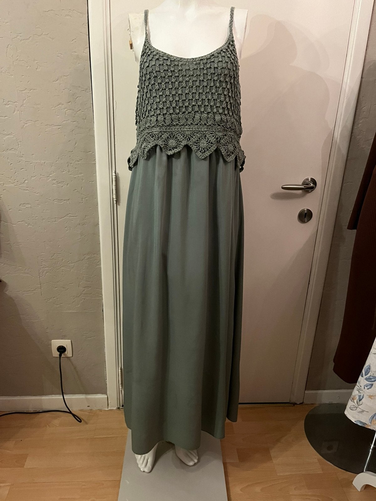 Robe longue 70 % viscose 30 % coton TU, Enlèvement ou Envoi, Comme neuf