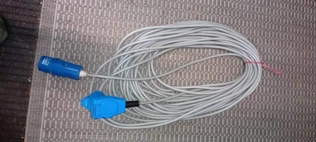 Câble d'extension pour camping-car/caravane, Caravanes & Camping, Enlèvement, Comme neuf