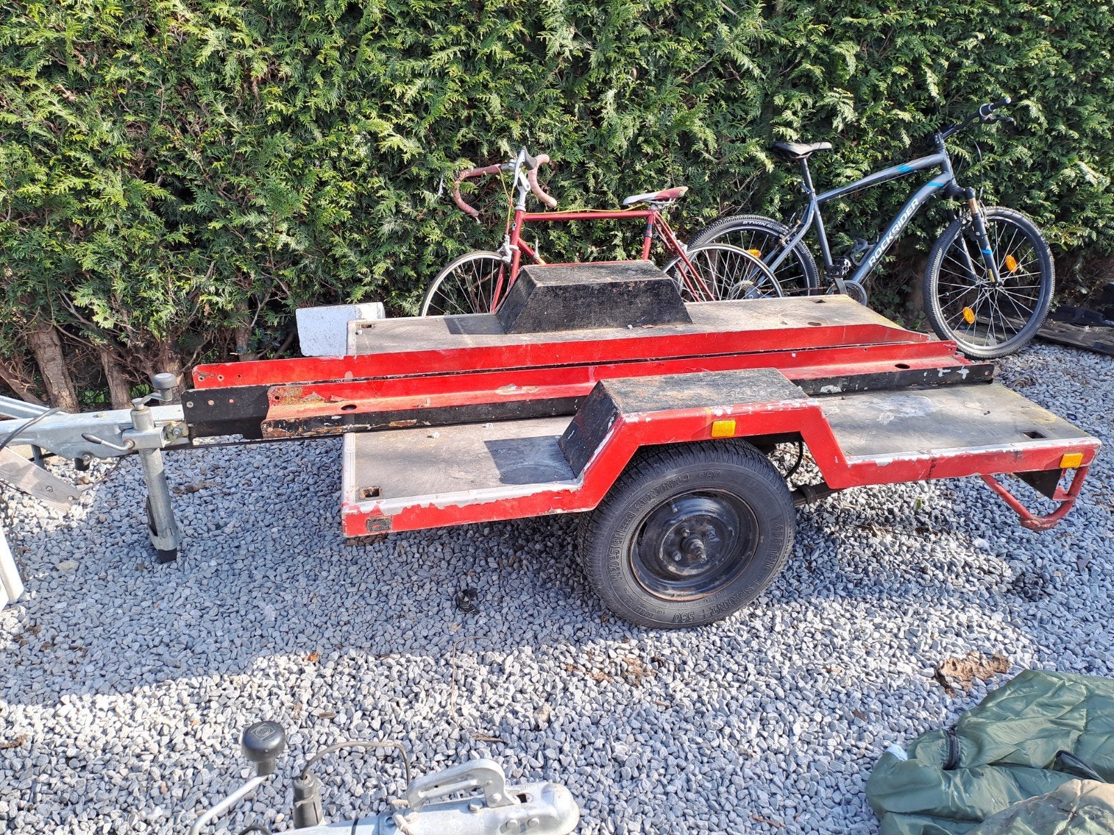 Aanhangwagen voor moto, Ophalen