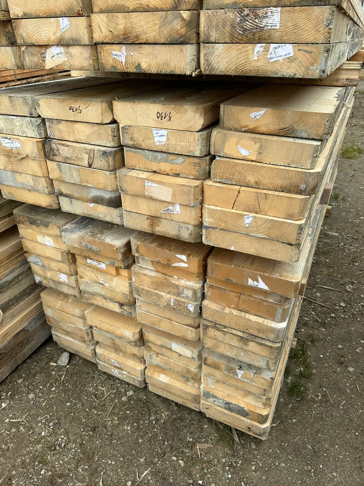 1 lot balken van 25 stuks 55 x 255 mm x 2,5 m, Tuin en Terras, Ophalen, Zo goed als nieuw, Balken
