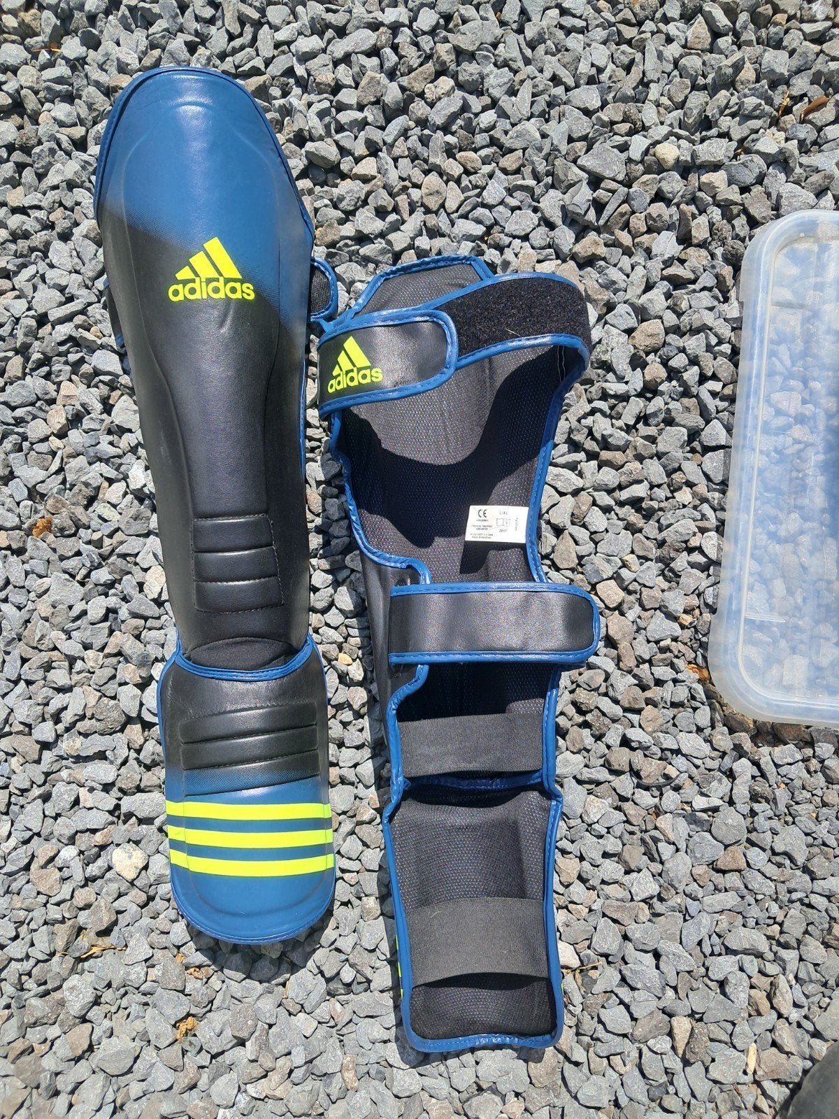 kickboksbeenbeschermers Adidas, Sports & Fitness, Taille XL, Comme neuf, Enlèvement, Protection pour arts martiaux