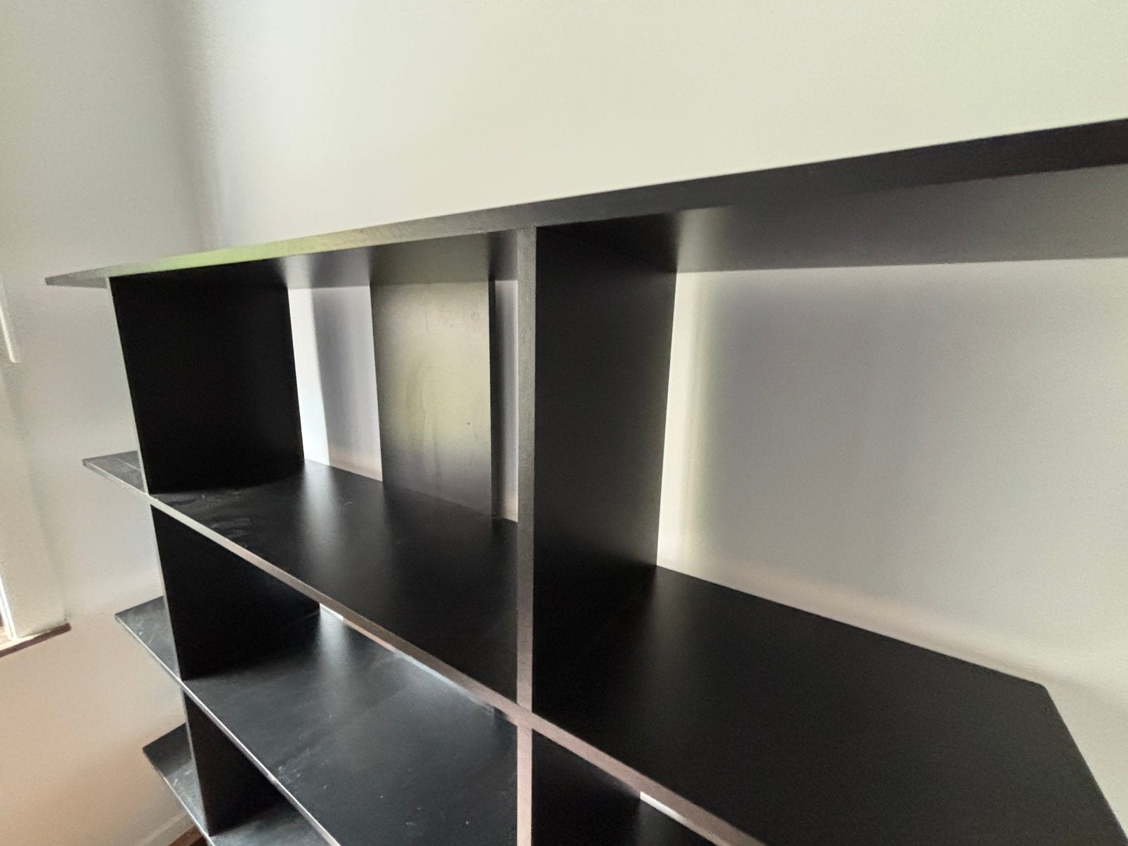 Etagère noire en bois, Maison & Meubles, Enlèvement, Utilisé
