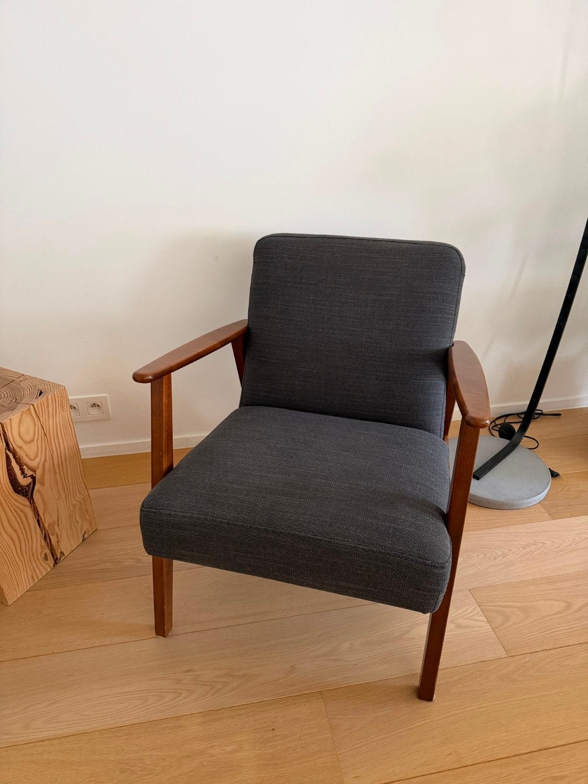 Fauteuil IKEA EKENÄSET - Grijze stof en hout - Zeer goede st, Huis en Inrichting, Ophalen, Hout