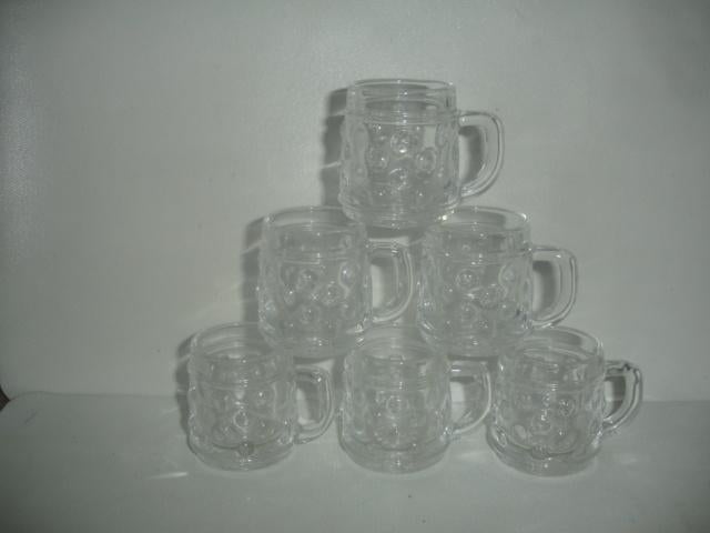 6 Schnappes glaasjes met oor voor € 3,00, Collections, Verres & Petits Verres, Comme neuf, Verres et Verres à shot, Enlèvement ou Envoi