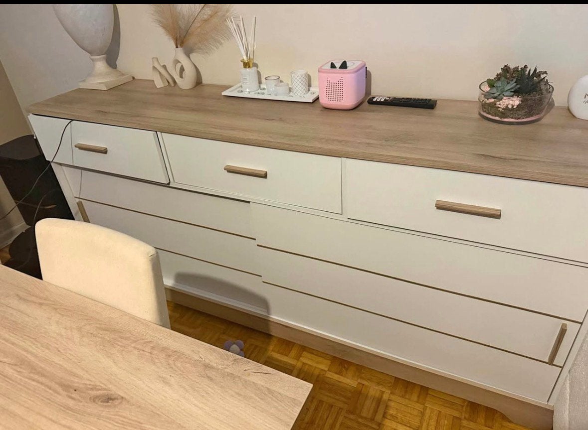 Salle à manger à vendre, Enlèvement