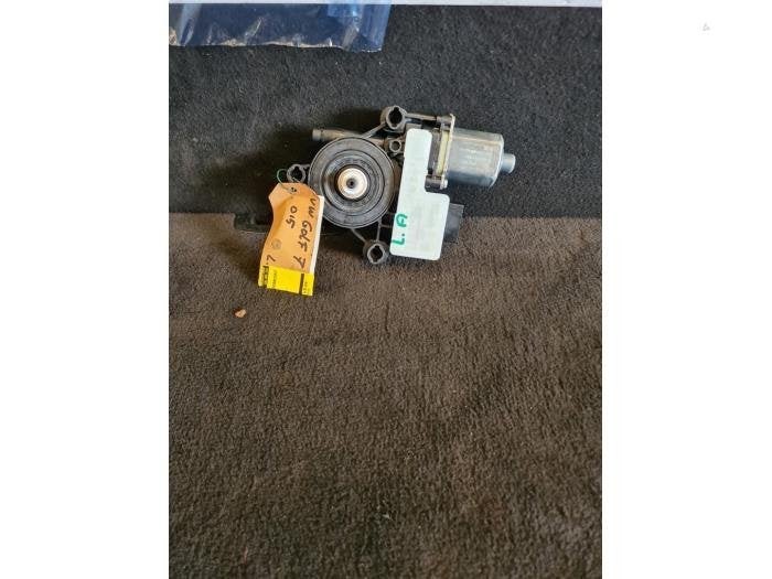 Moteur de vitre portière d'un Volkswagen Golf, Volkswagen, -, 3 mois de garantie, Utilisé