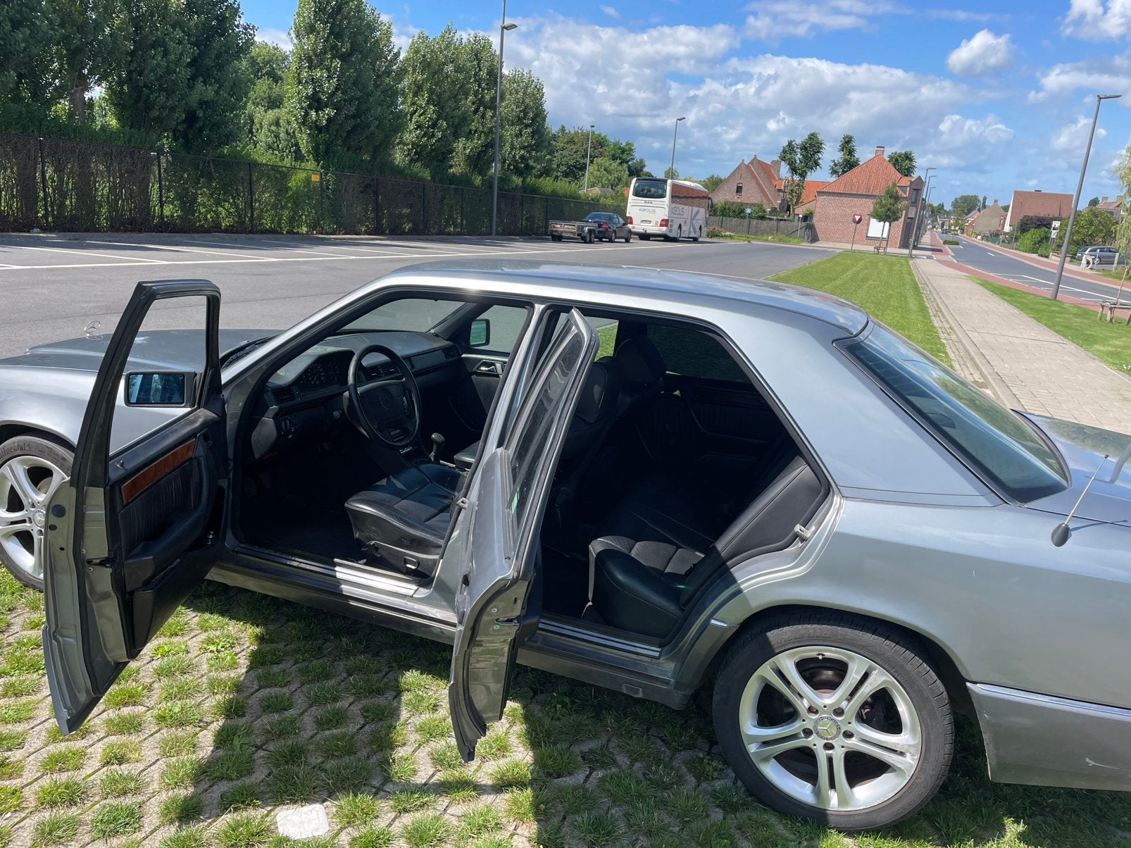 Oldtimer Mercedes 2.5 turbo diesel W124 in zeer goede staat, foto 9