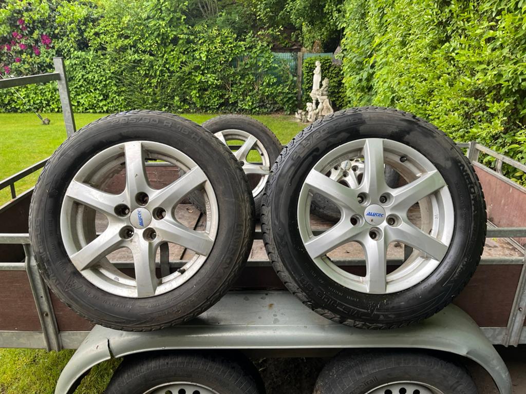 4 velgen met banden, Ophalen, Winterbanden, Band(en)