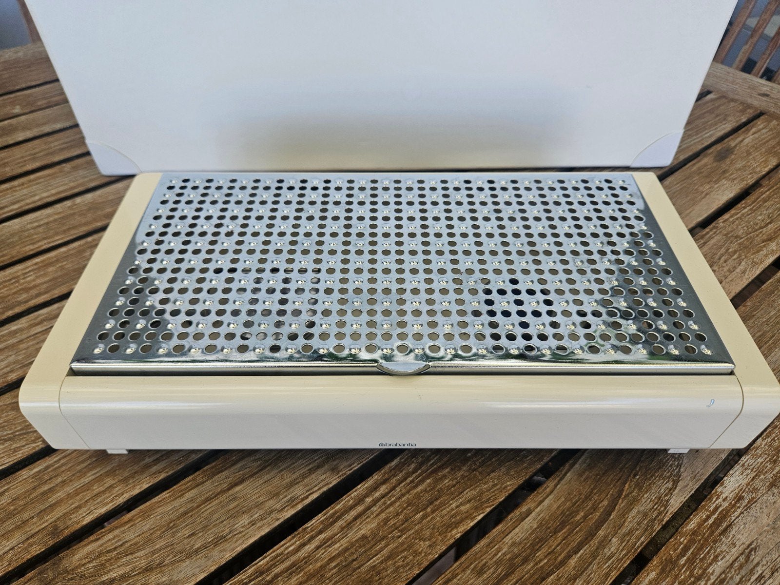 Brabantia schotelwarmer, Enlèvement
