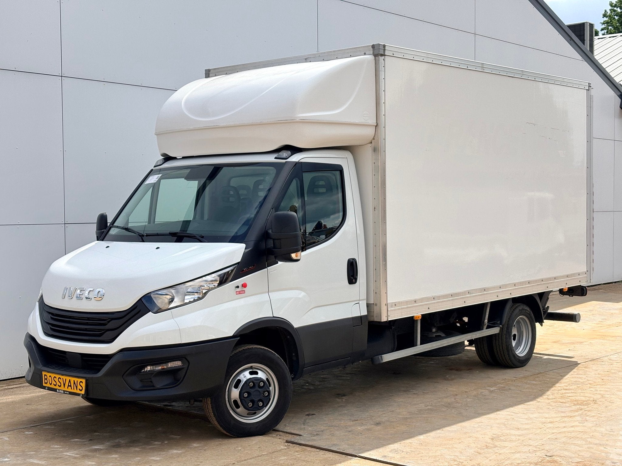 Bakwagen Laadklep Zijdeur Camera Climate Control Bluetooth M, Auto's, Voorwielaandrijving, Gebruikt, Euro 6, Iveco