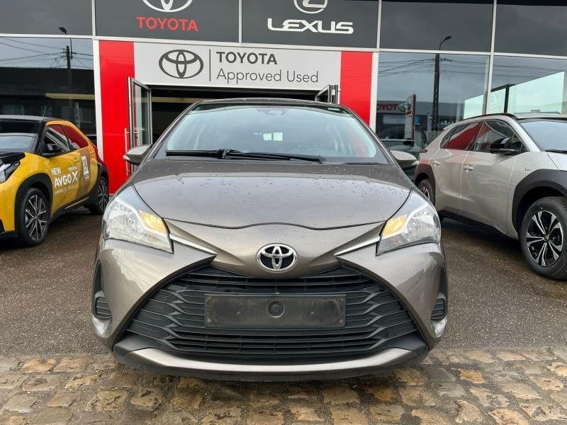 Toyota Yaris Comfort, Argent ou Gris, Achat, Entreprise, 112 ch