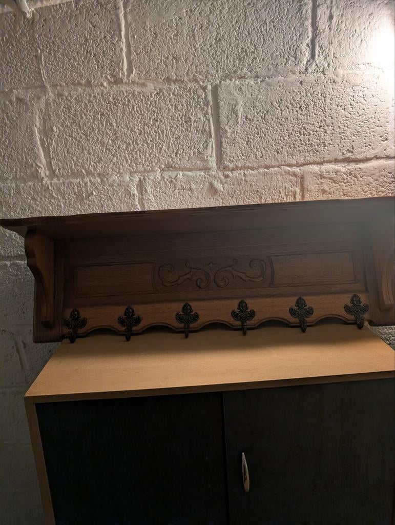 Porte manteau type ancien, Enlèvement, Bois