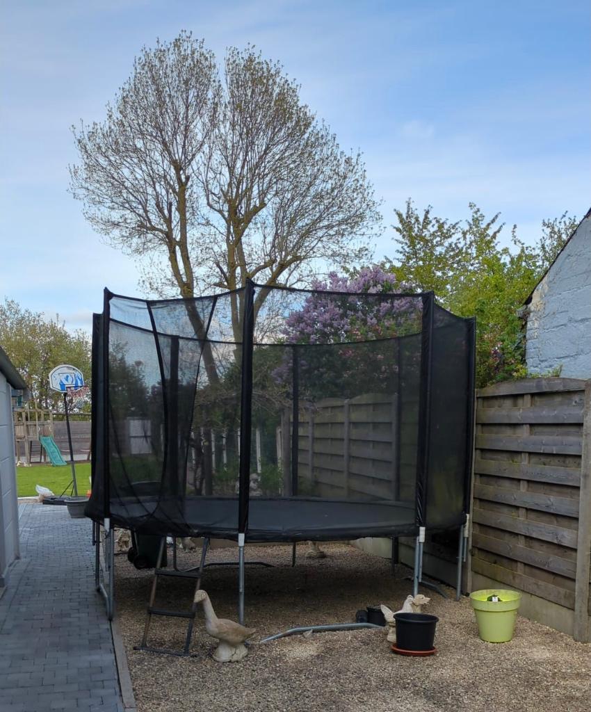 Trampoline et filet de sécurité (déjà cassés), Enlèvement, Utilisé