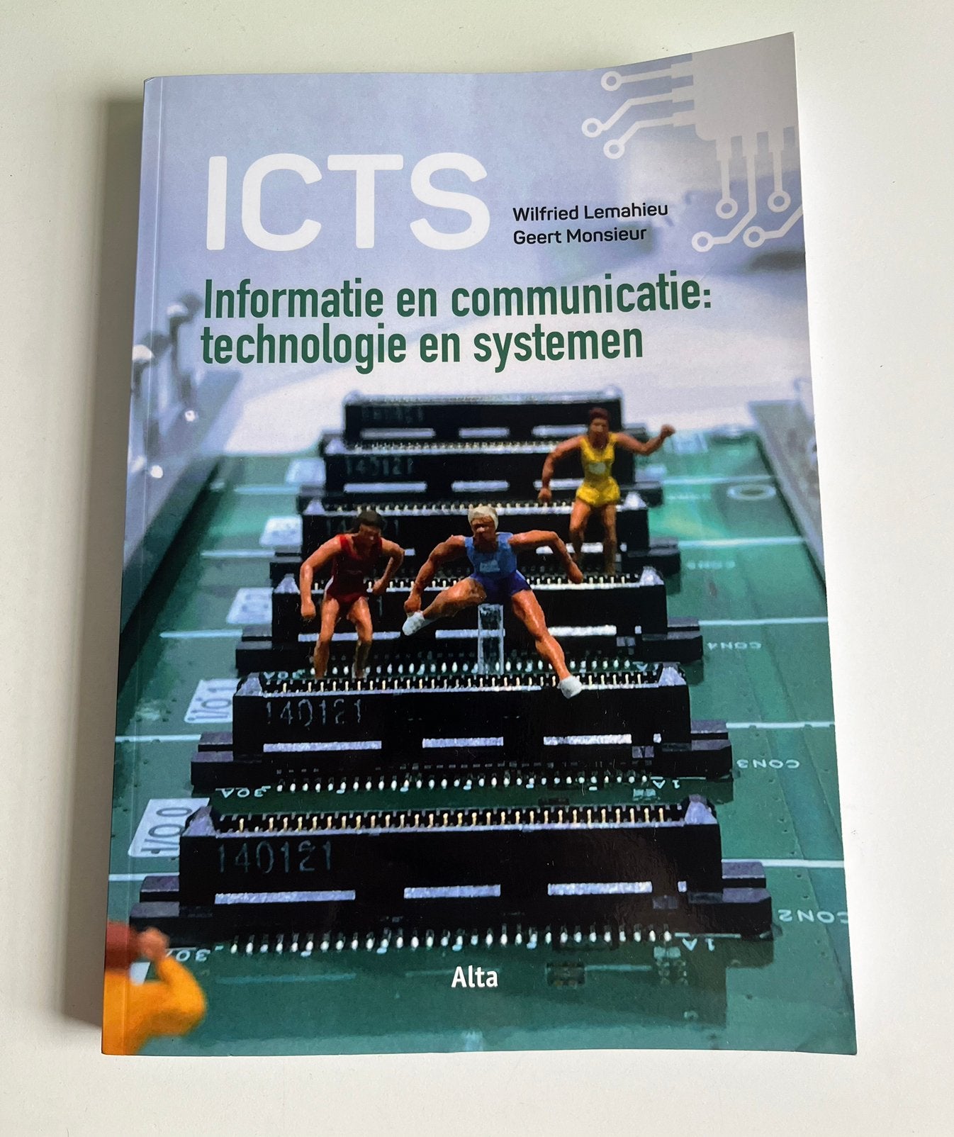 Boek ‘Informatie en communicatie technologie en systemen’, Boeken, Sportboeken, Verzenden, Zo goed als nieuw