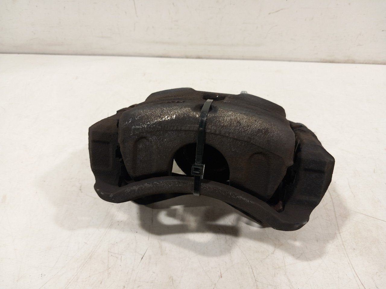 Remklauw links voor Kia Optima, Onderdelen@venauto.nl, Van der Ven Autorecycling B.V., Ettenseweg 76, 4706 PB Roosendaal, The Netherlands