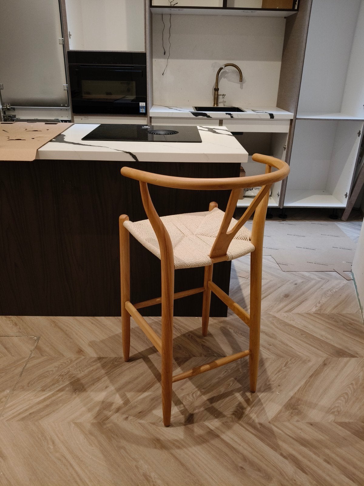 2 tabourets de bar en bois naturel Wishbone, Maison & Meubles, Avec repose-pieds, 2 tabourets, Comme neuf, Enlèvement