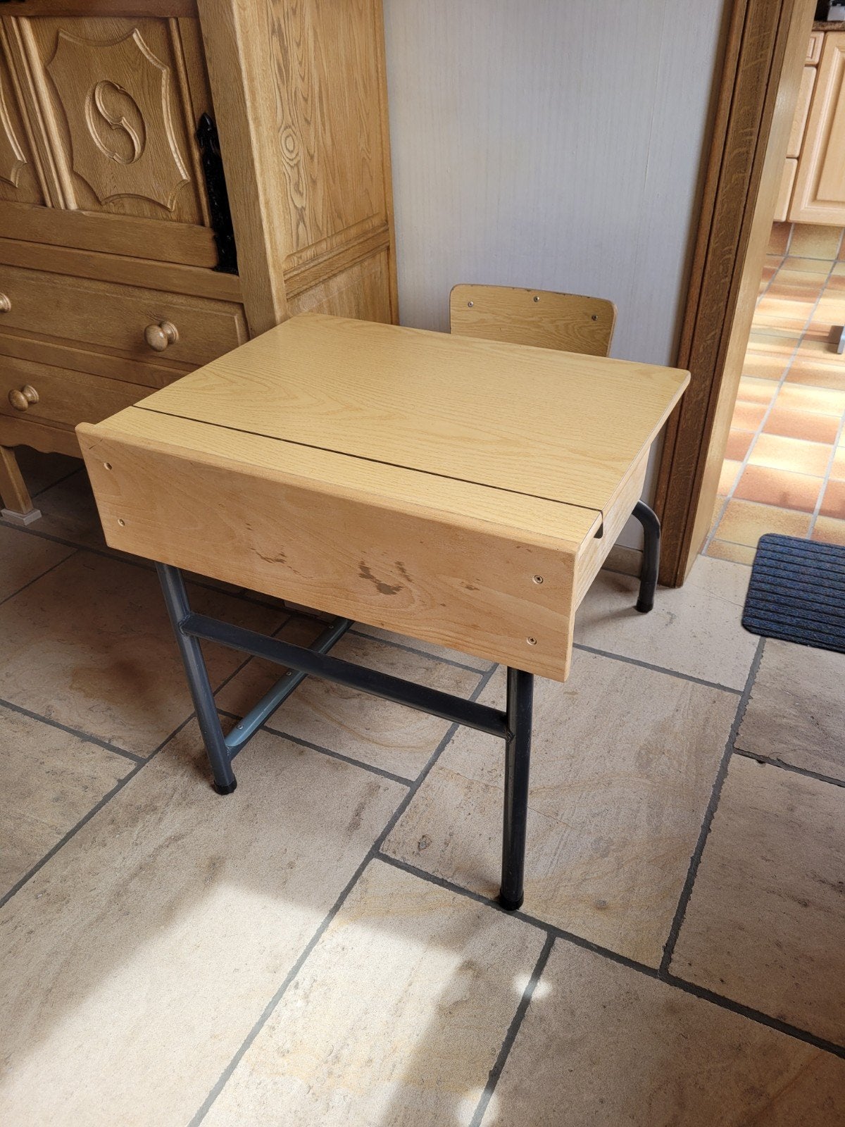 Pupitre vintage, bureau avec chaise, banc d'école, Antiquités & Art, Curiosités & Brocante, Enlèvement