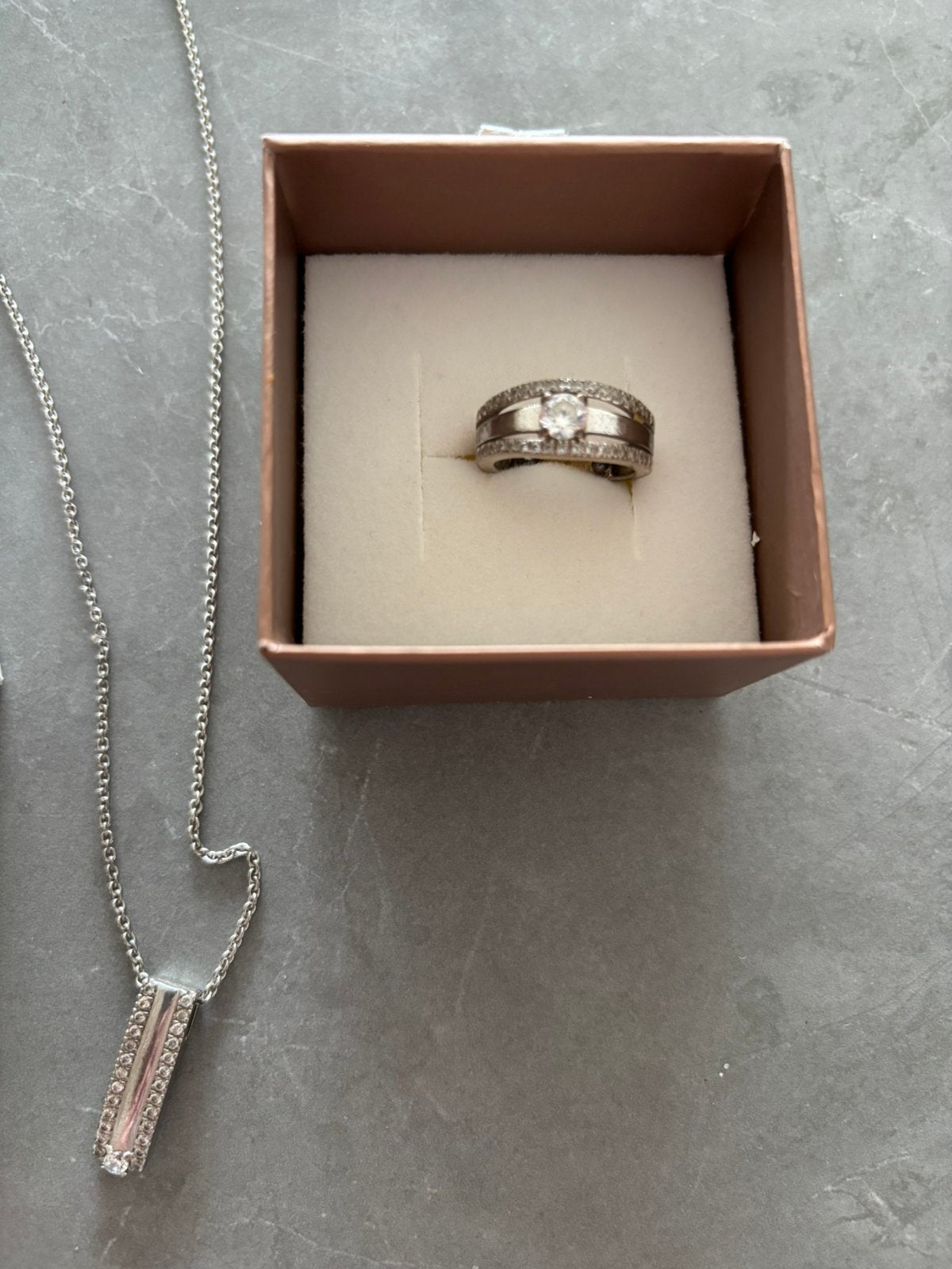 Juwelenset Nona ring/ketting en oorbellen zilver+zirkonia, Handtassen en Accessoires, Ophalen, Gebruikt, Zilver, Dame