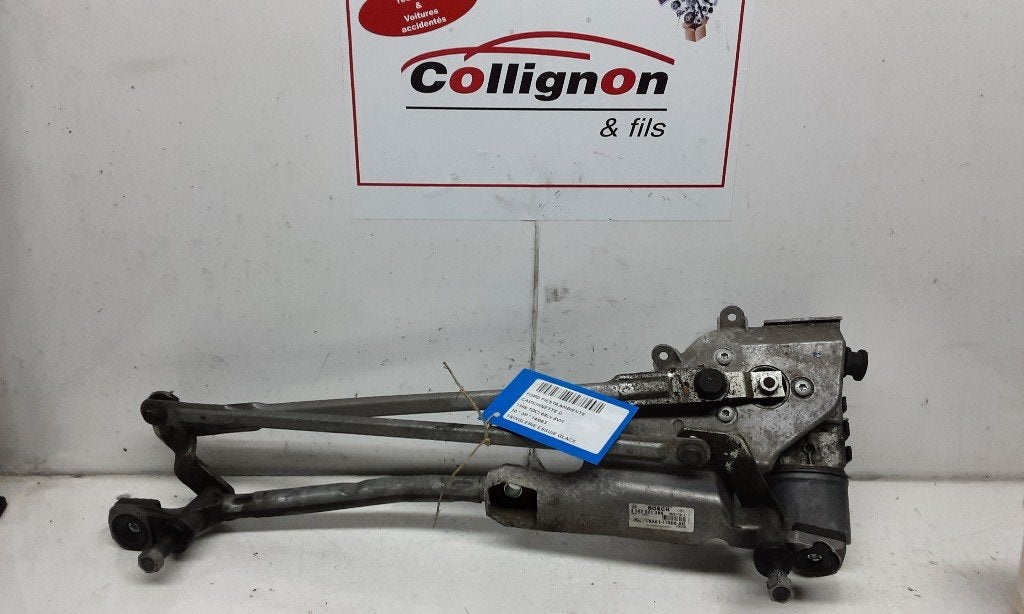 RUITENWISSER MECHANIEK Ford Fiesta 6 (JA8) (01-2008/01-2018), Gebruikt, Mevr. I. Hauben, Ford, Rue de l'Espoir 34 34
4030  GRIVEGNÉE, BE