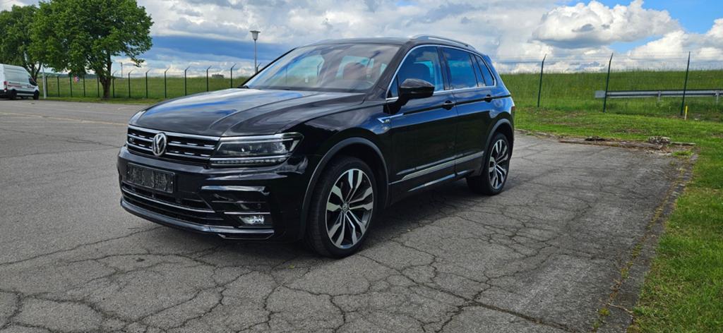Volkswagen Tiguan 2.0 Tdi biturbo 240 ch, Auto's, Volkswagen, Particulier, Tiguan, 360° camera, 4x4, Achteruitrijcamera, Adaptieve lichten