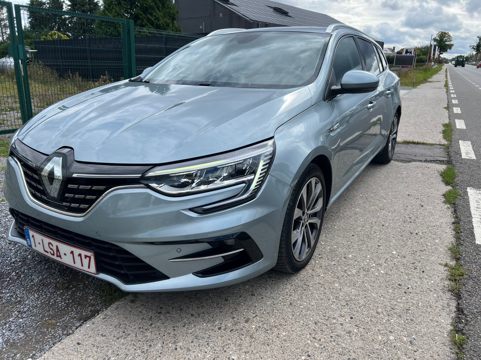 Renault Mégane 1.5 dci one édition automatique, Autos, Cuir, Achat, Carnet d'entretien, Phares entièrement LED