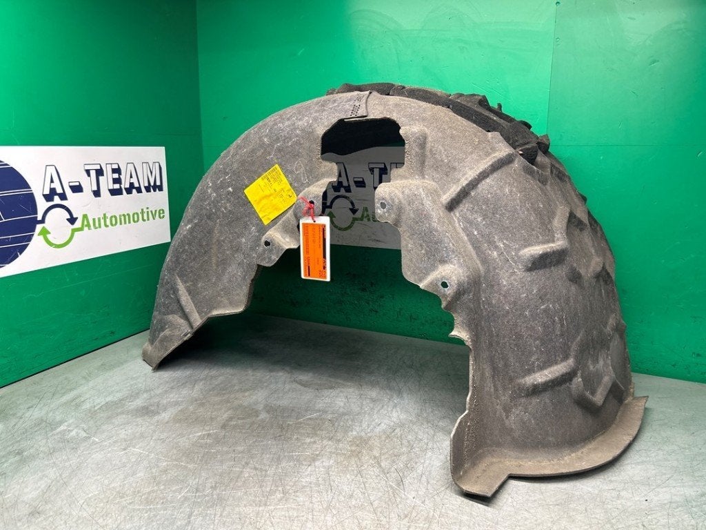 BINNENSPATSCHERM Lamborghini Urus (01-2018/-) (|4ML810172B|), Gebruikt, Overige automerken, Spatbord