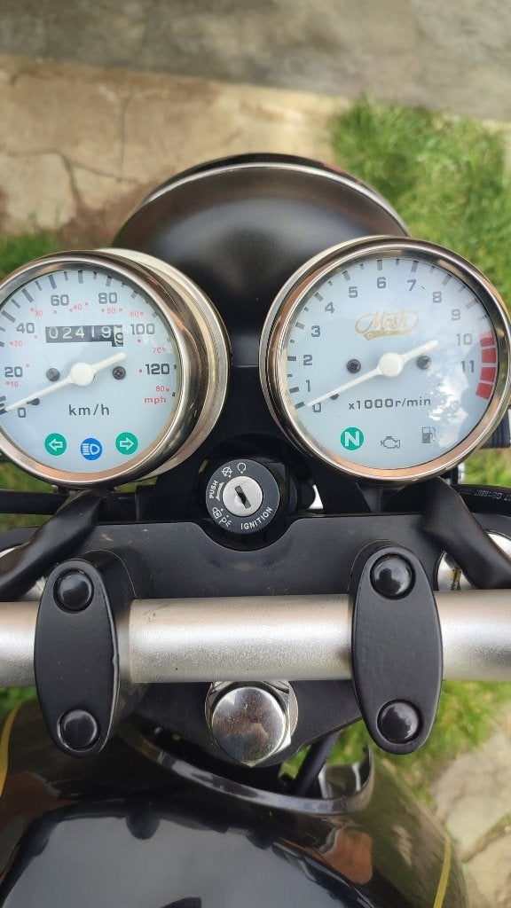 Mash 125, Permis Moto A1 minimum, 1 cylindre, Manuelle, Naked bike
