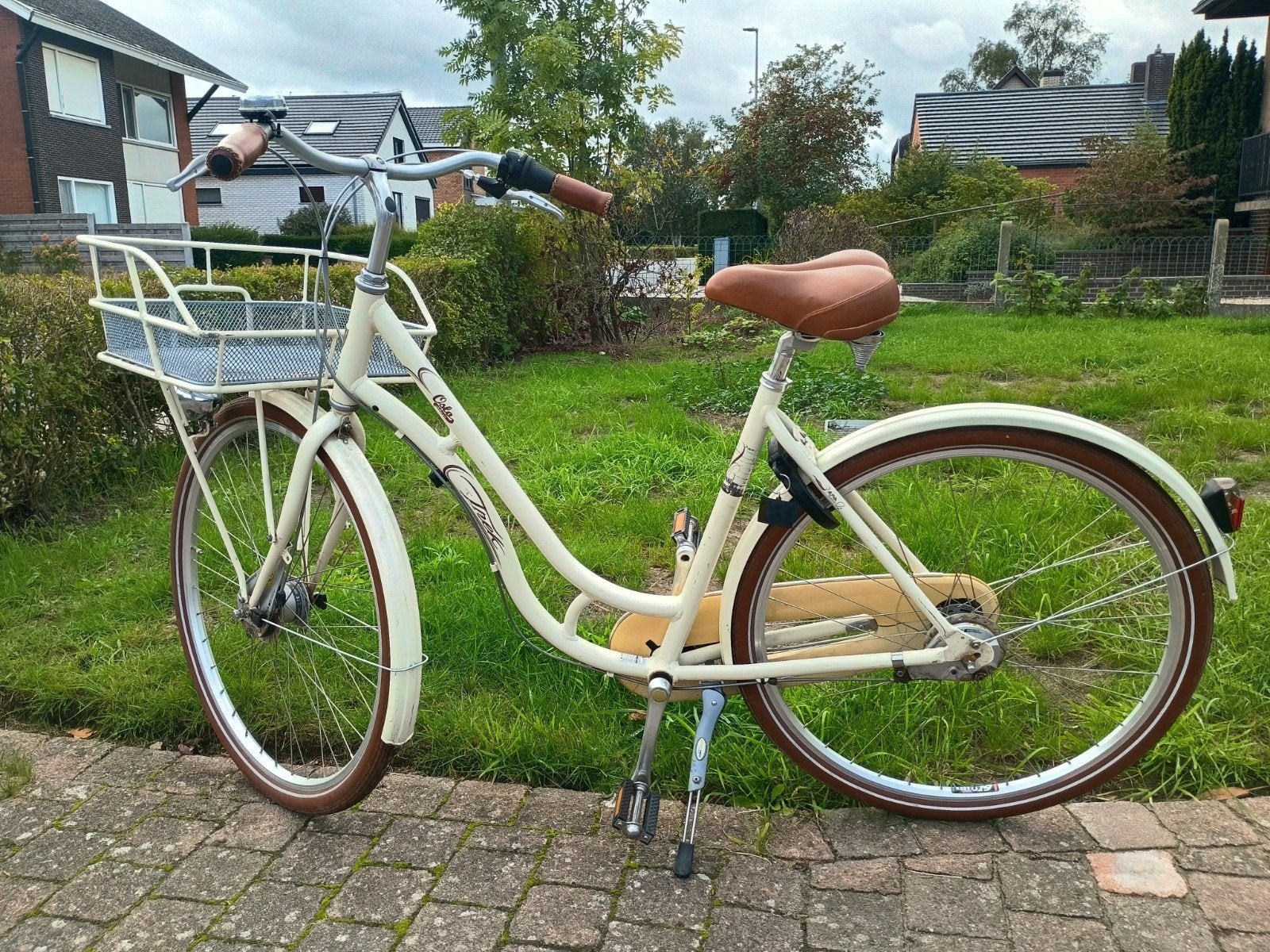 Damesfiets Cruise Trek Oslo, Mandje, 0 zitjes, Trommelrem, Ophalen