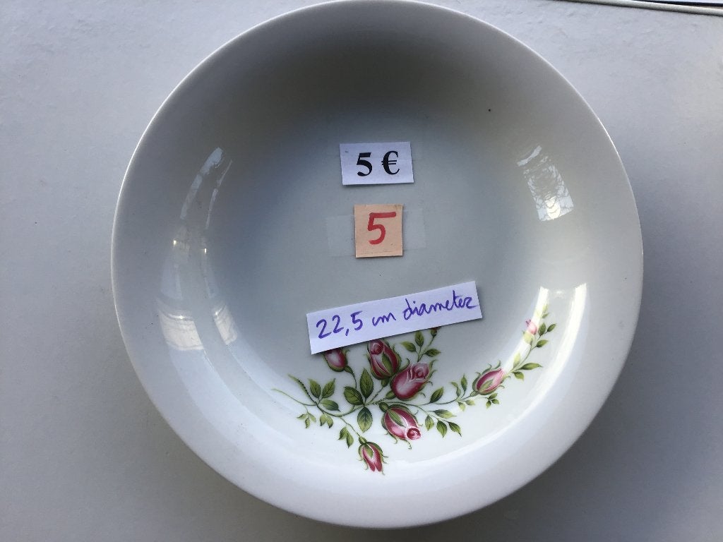 5 assiettes creuses à motif floral à 1 euro chacune et plus., Maison & Meubles, Cuisine | Vaisselle, Enlèvement ou Envoi, Comme neuf