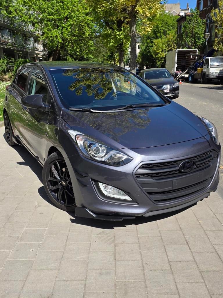Hyundai i30 Euro 6b, Voorwielaandrijving, Stof, 1360 cc, Multifunctioneel stuurwiel