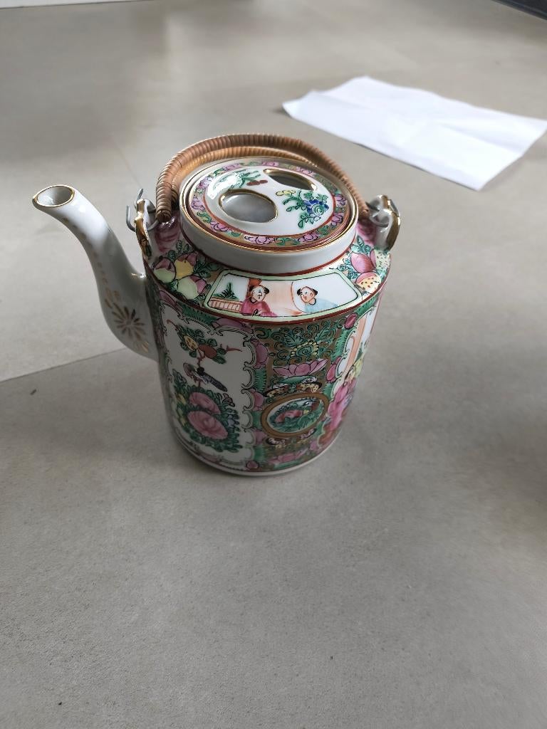 Chinese thee pot family rose, Enlèvement