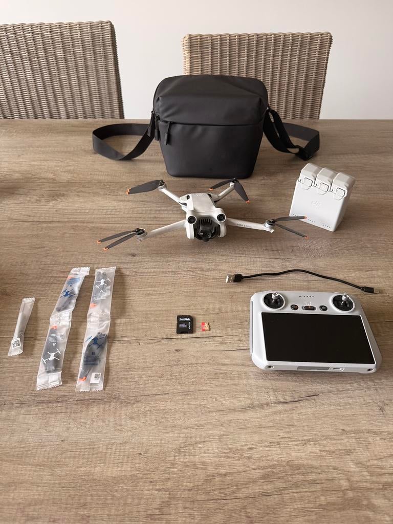 DJI mini 3 PRO - Fly More Combo, Gebruikt, Ophalen of Verzenden, DJI, Minder dan 250 gram