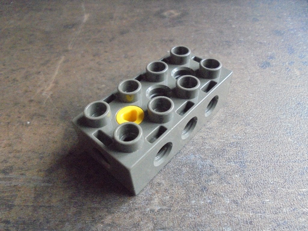 Lego Duplo Toolo Brick 2x4 with 1 Screw in Top (zie foto's), Gebruikt, Ophalen of Verzenden, Duplo, Losse stenen